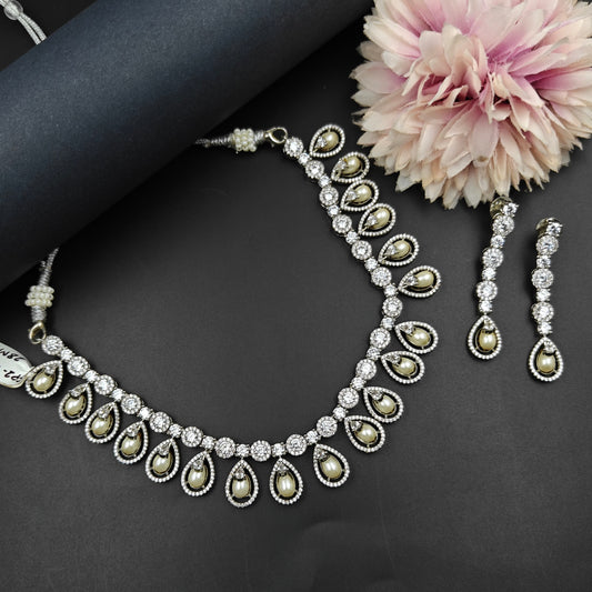 26873 Platinum Necklace Pearls