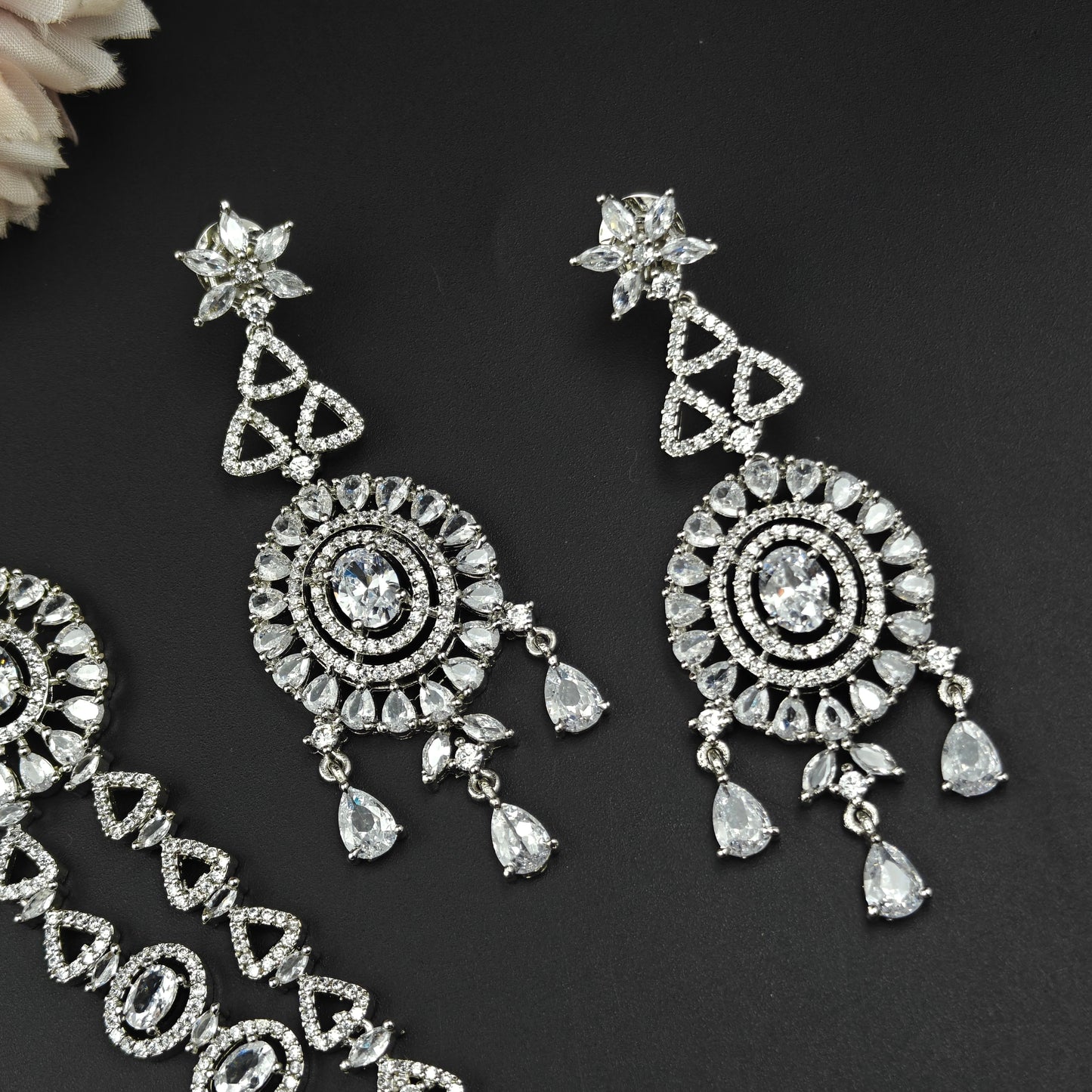 28776  Platinum Necklace Set White