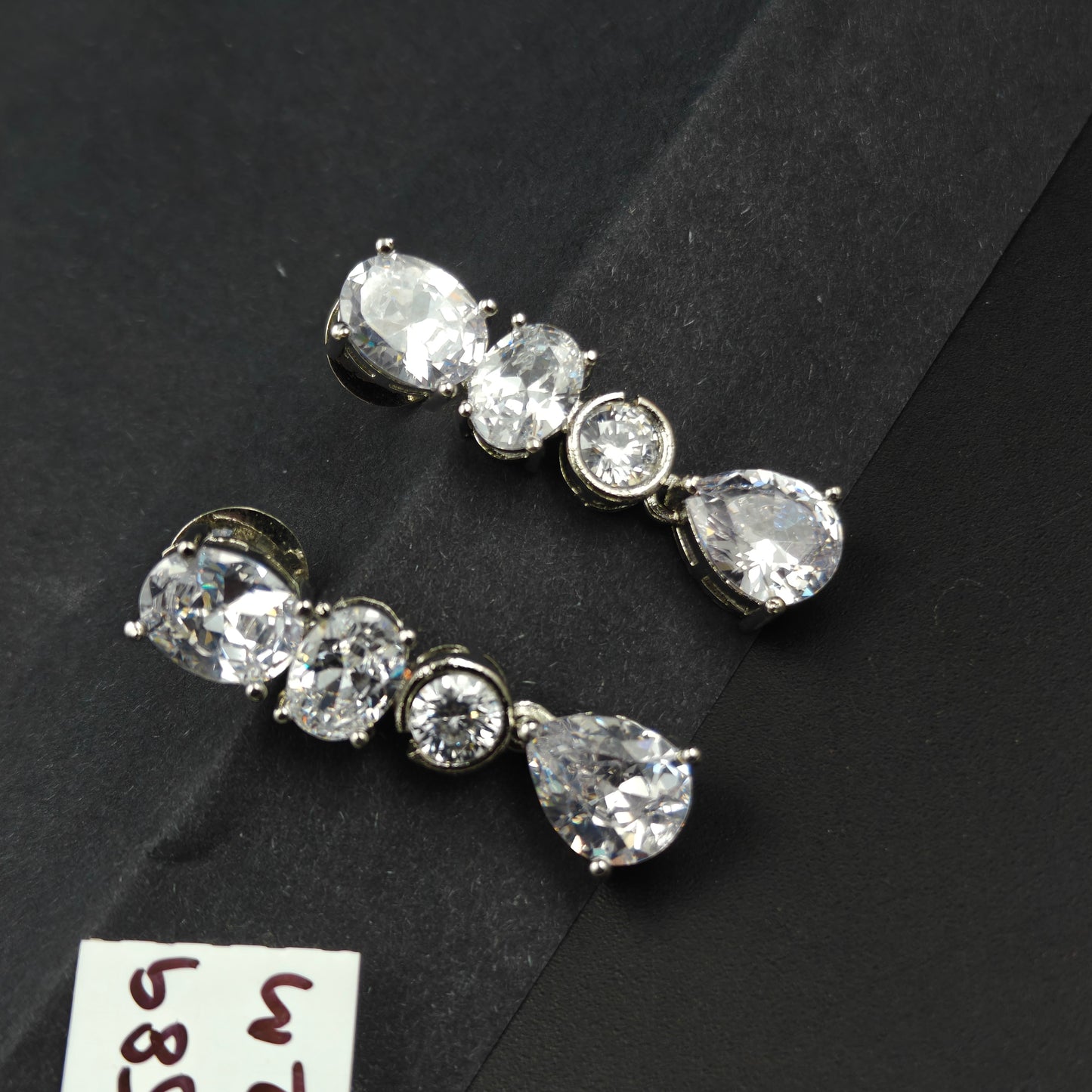 37589 Platinum Necklace Set White