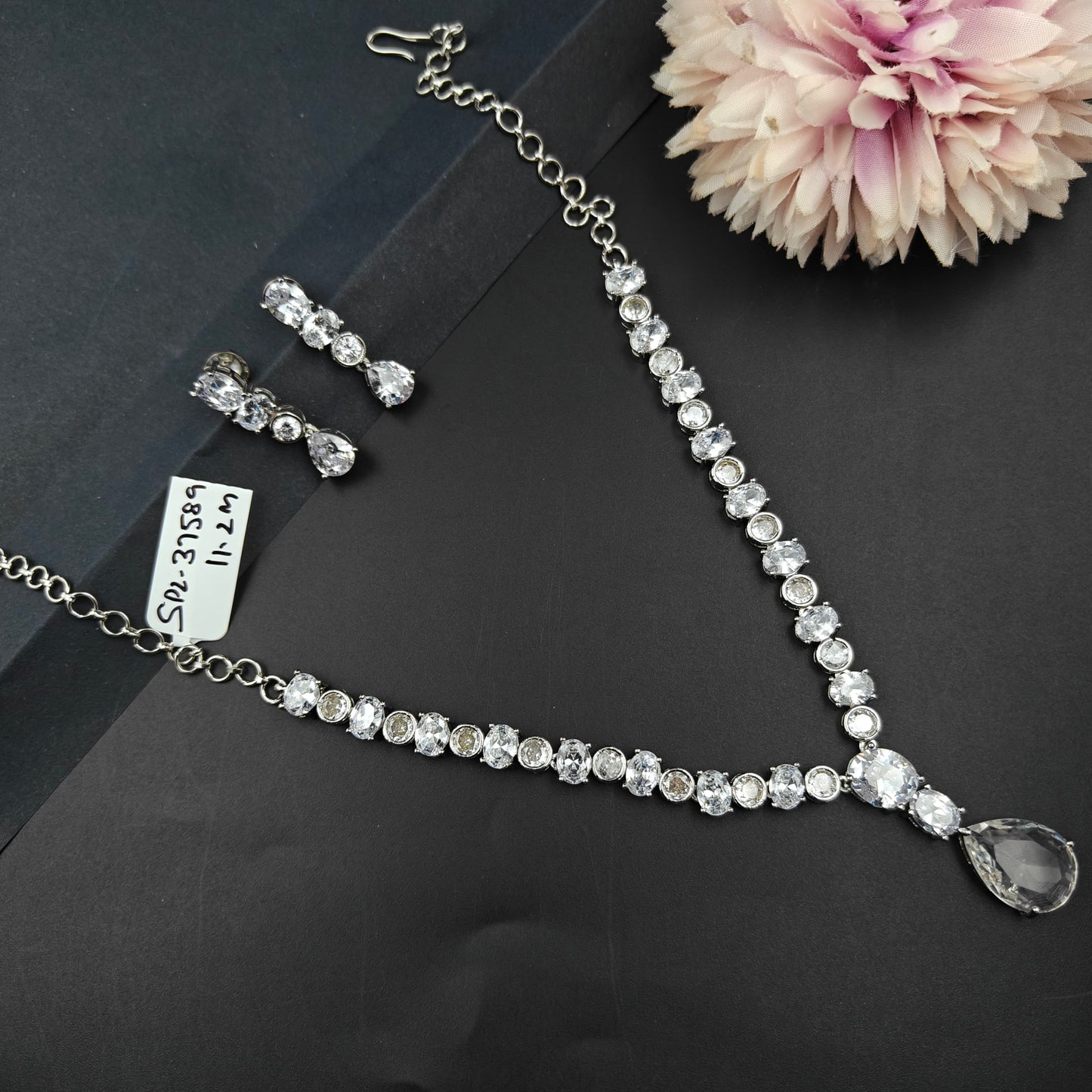 37589 Platinum Necklace Set White