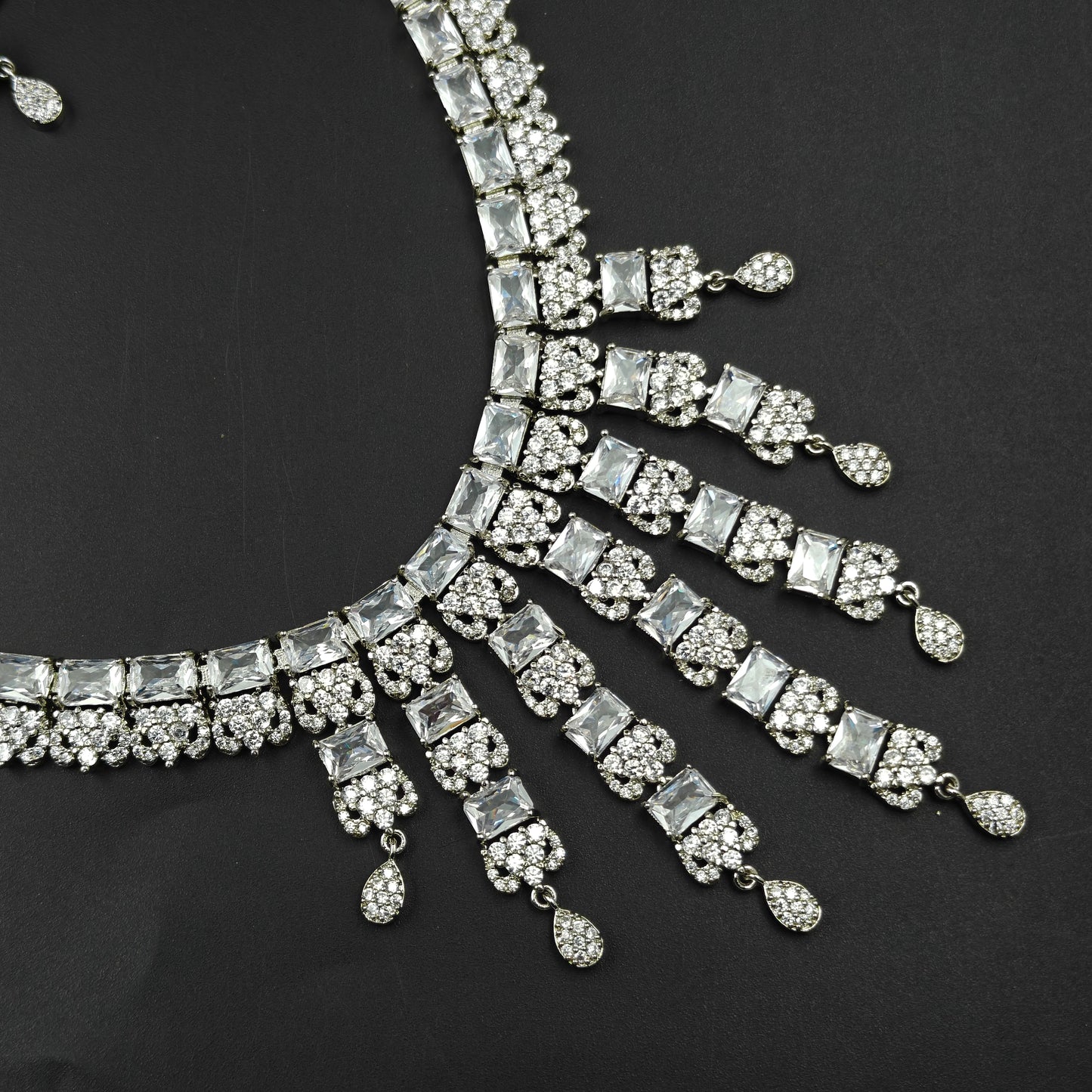 16273 Platinum Square Stone short Necklace White