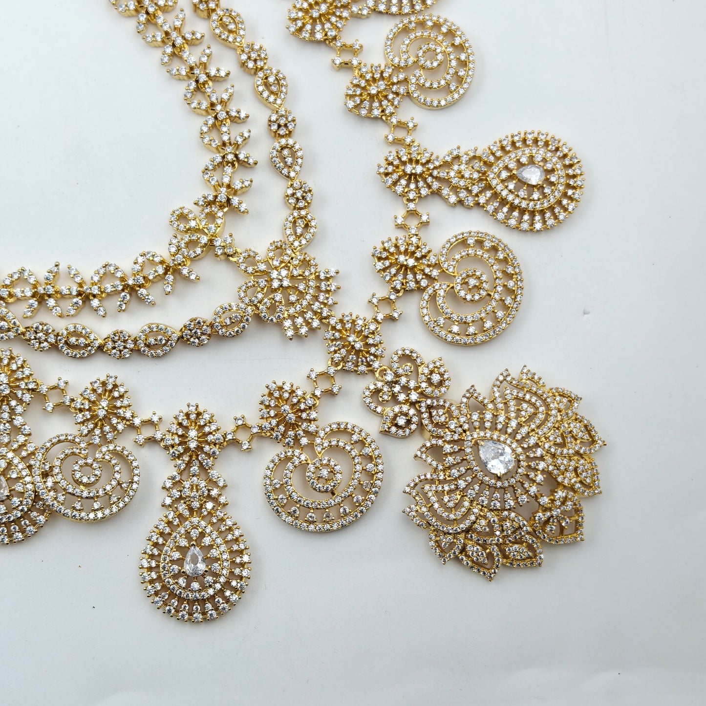 9135 3 Lines GP Full White Necklace Set