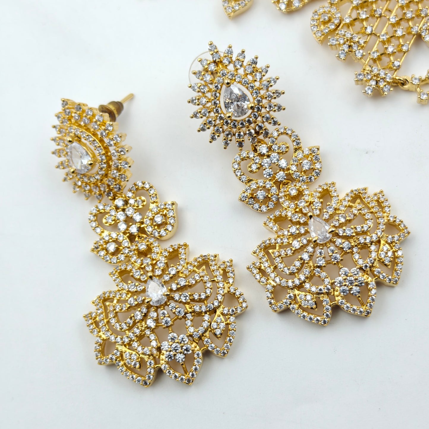 9135 3 Lines GP Full White Necklace Set