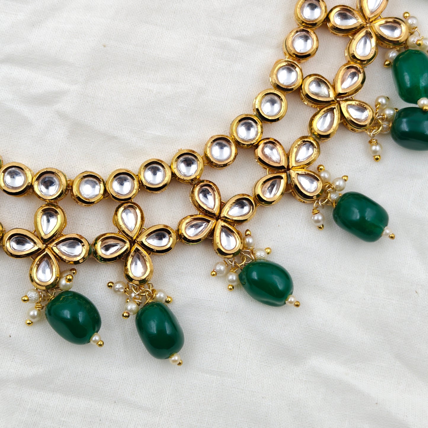 11870 / 11950 Kundan Short Flower Green Beads Necklace