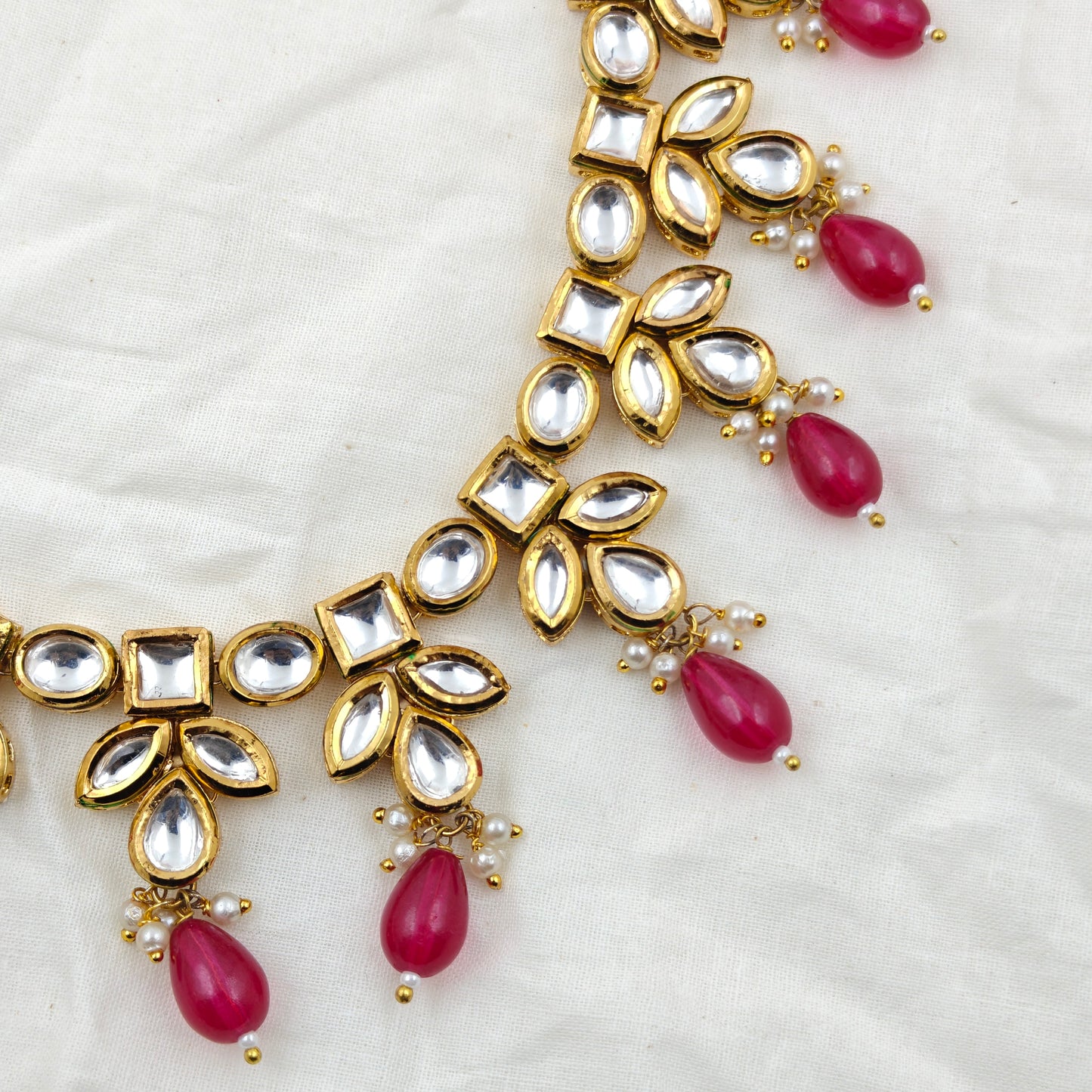 16824 Kundan Short Flower Necklace Pink
