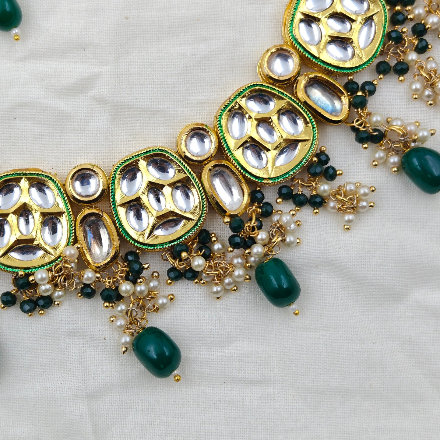 15889 Kundan Short Necklace Green
