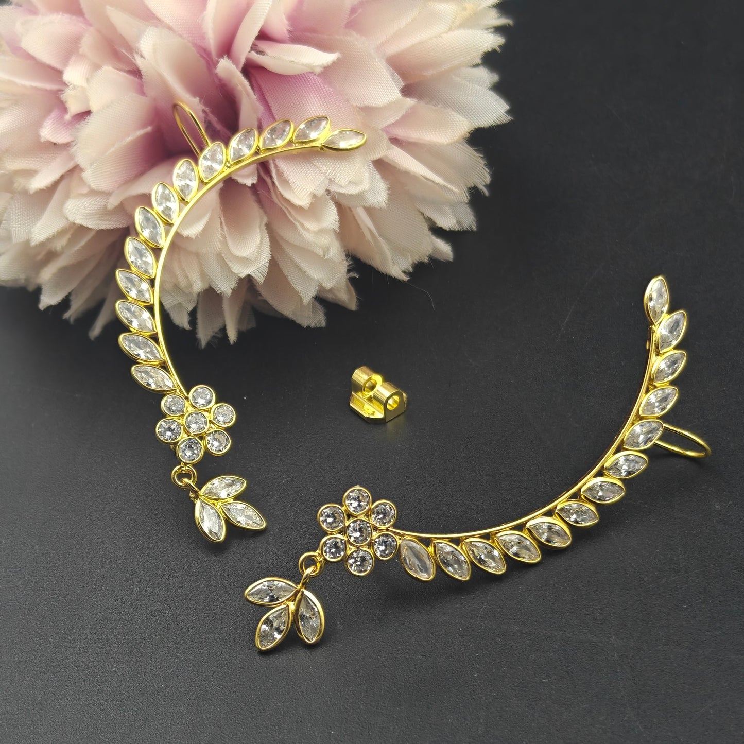 40843 GJ Ear Cuff With Screw Back