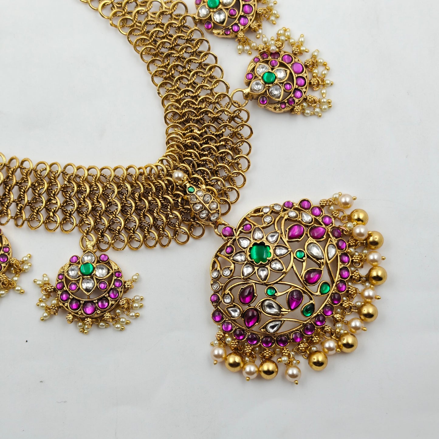 40838 Jadau Golden Mesh Short Necklace Set