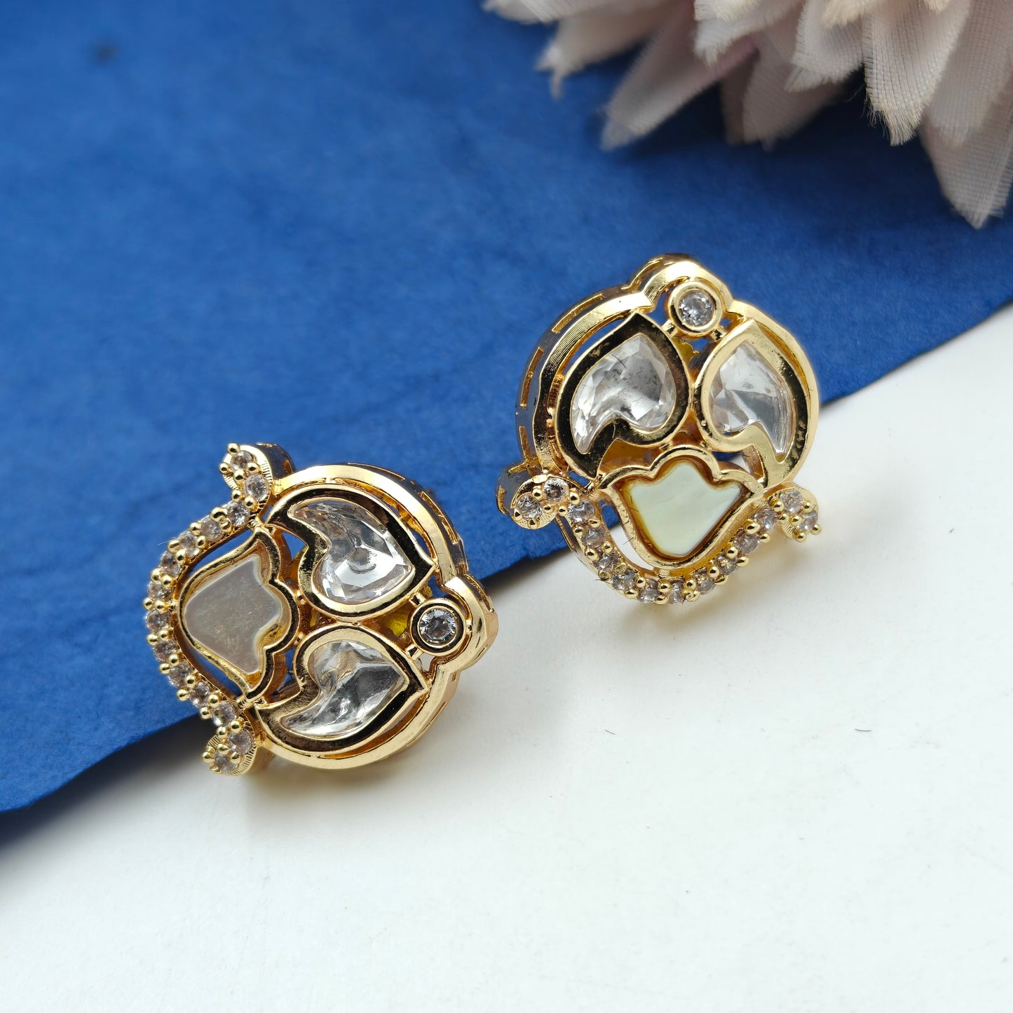 38633 Mother of Pearl Stud