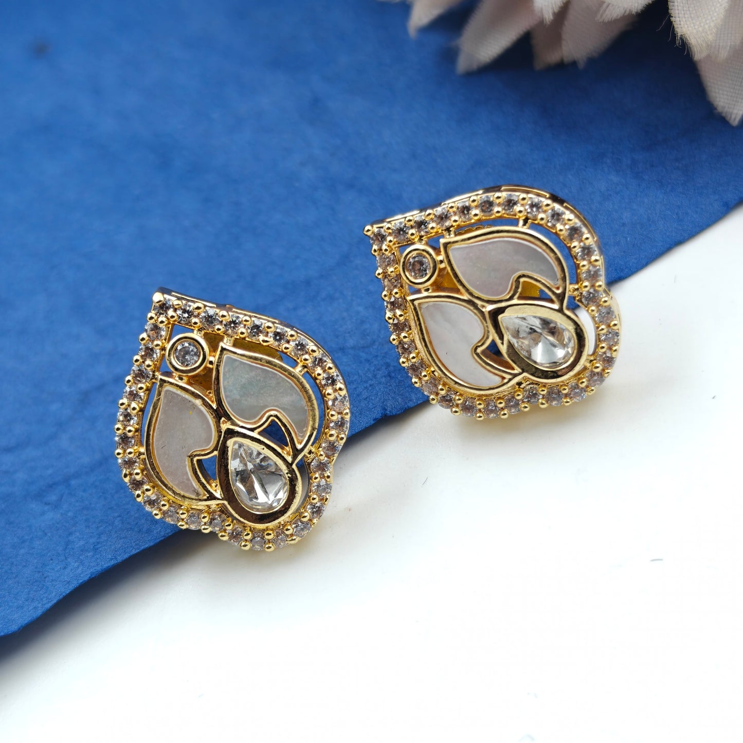 38636 Heart Shape Studs