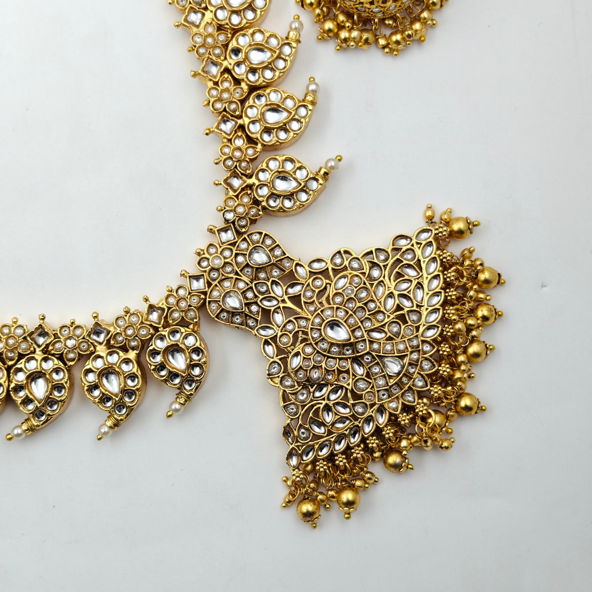 Mango Short Necklace With Joint Locket – Gehna For You