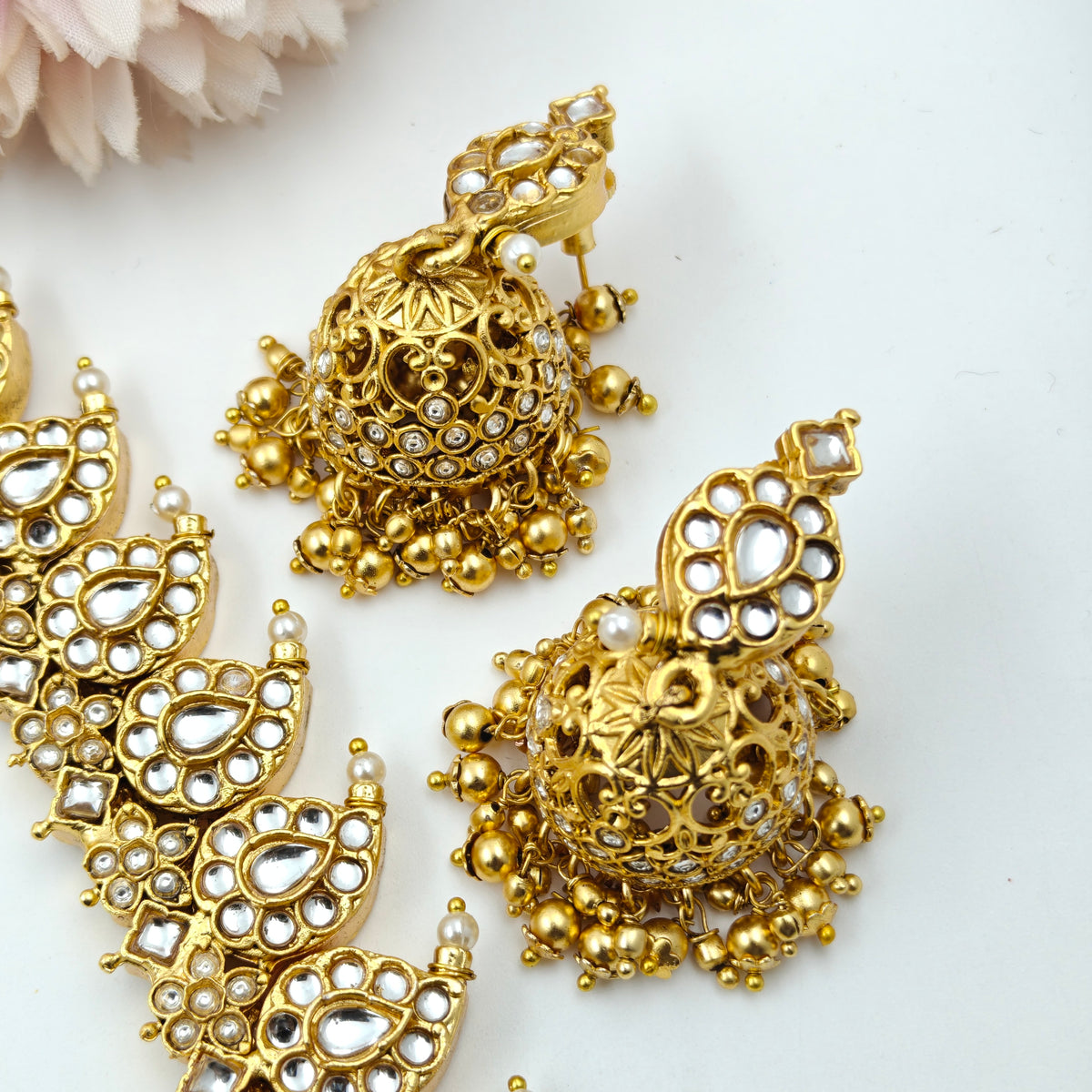 Mango Short Necklace With Joint Locket – Gehna For You
