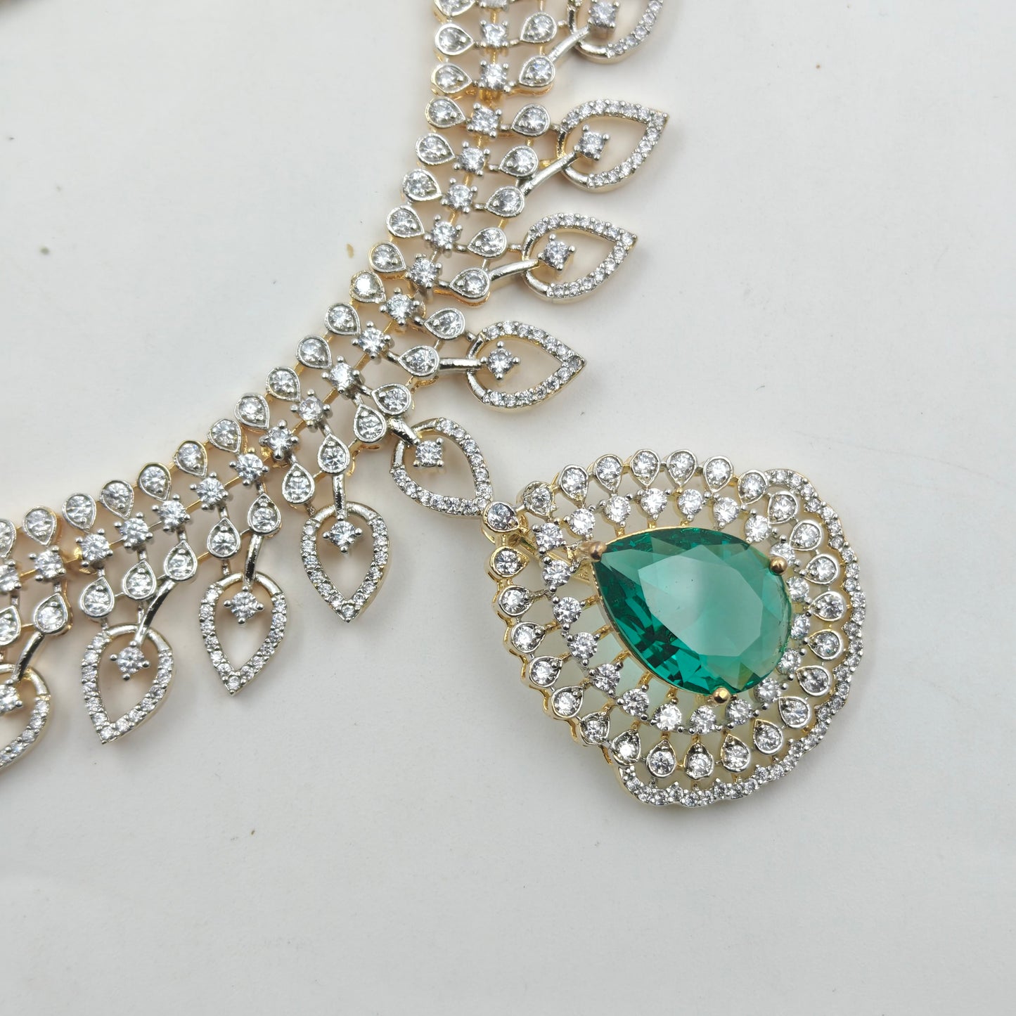 39462 GJ Fancy Mango Necklace Set in Rama Green