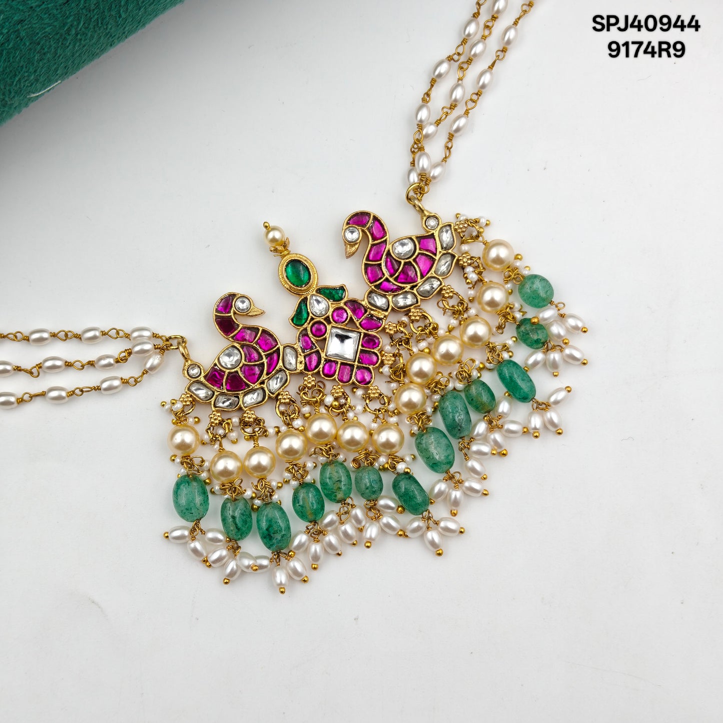 40944 Jadau Rice Pearl Peacock Choker