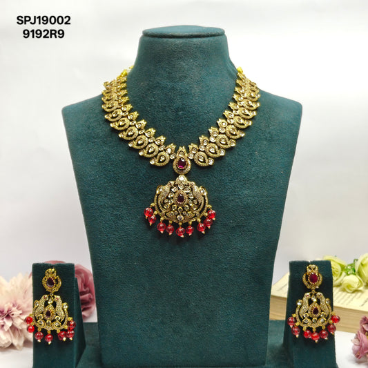 19002 Victorian Short Necklace Red