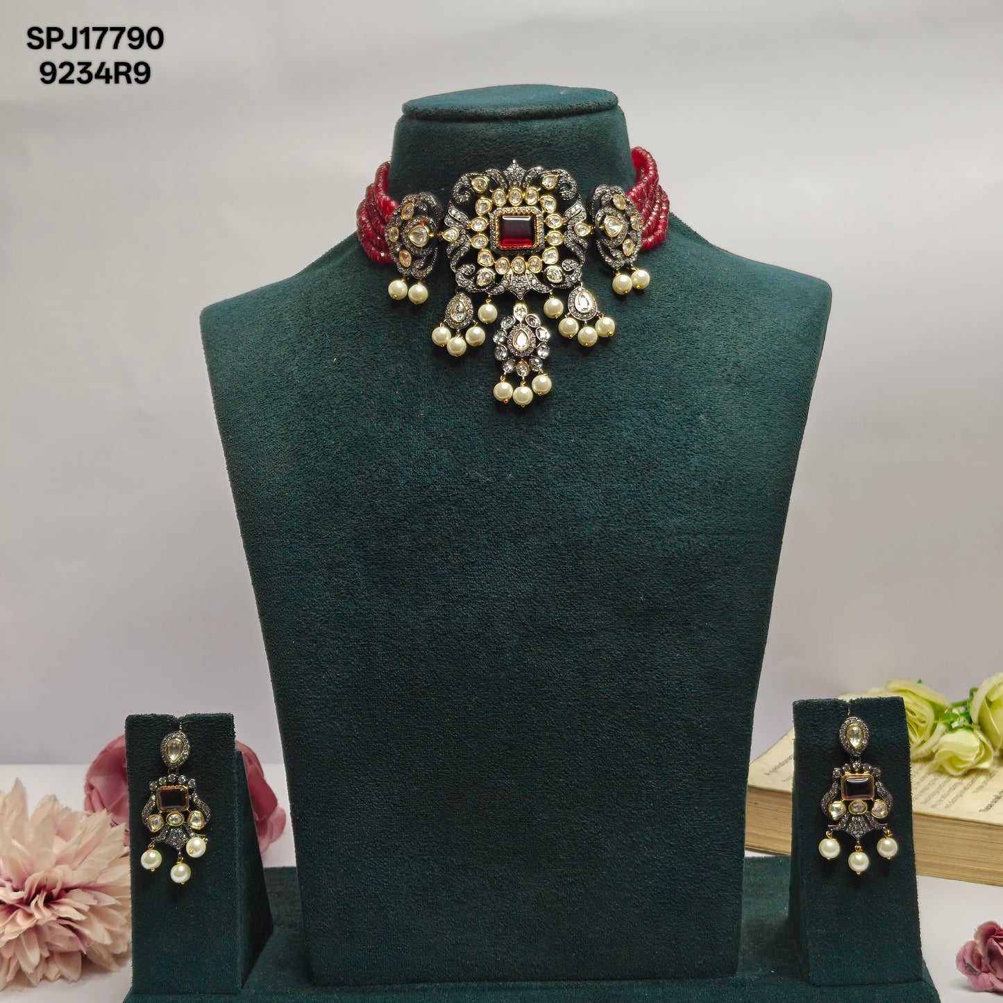 17790 5 Lines Red Beads Choker With Victorian Pendent Set
