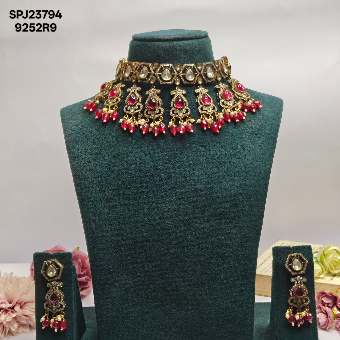 23794 Mossianite Choker Red