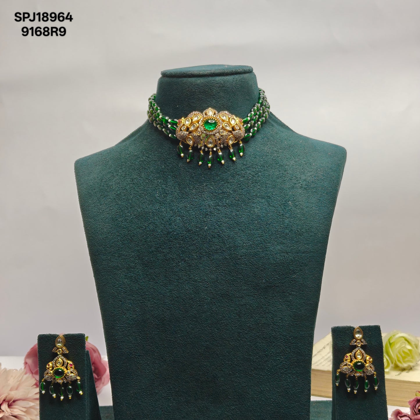 18964 Victorian Choker Dark Green