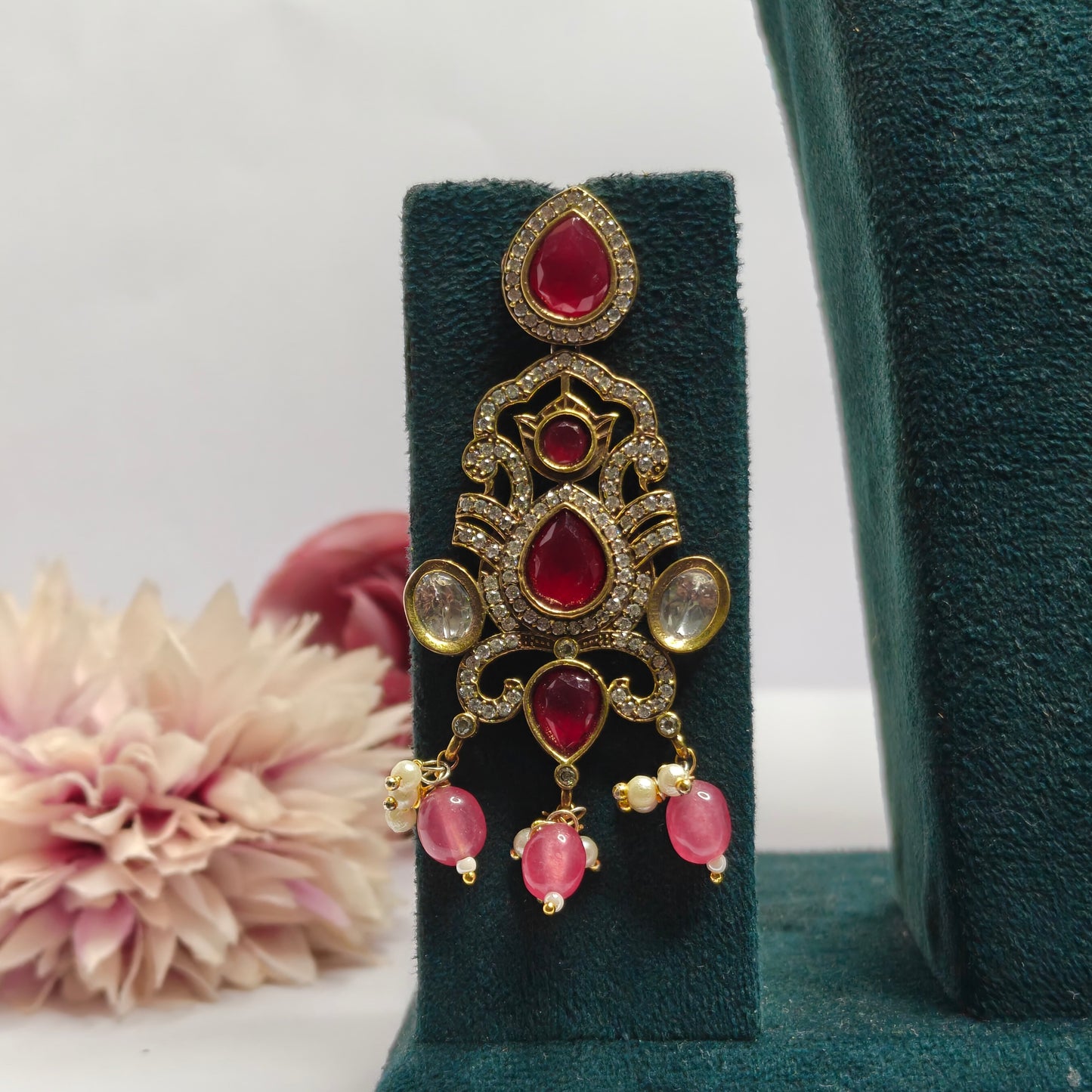 3 Lines Onion Pink Beads Choker With Victorian Pendent Red