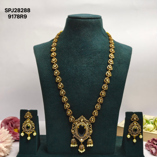 28288 Victorian Long Necklace Green