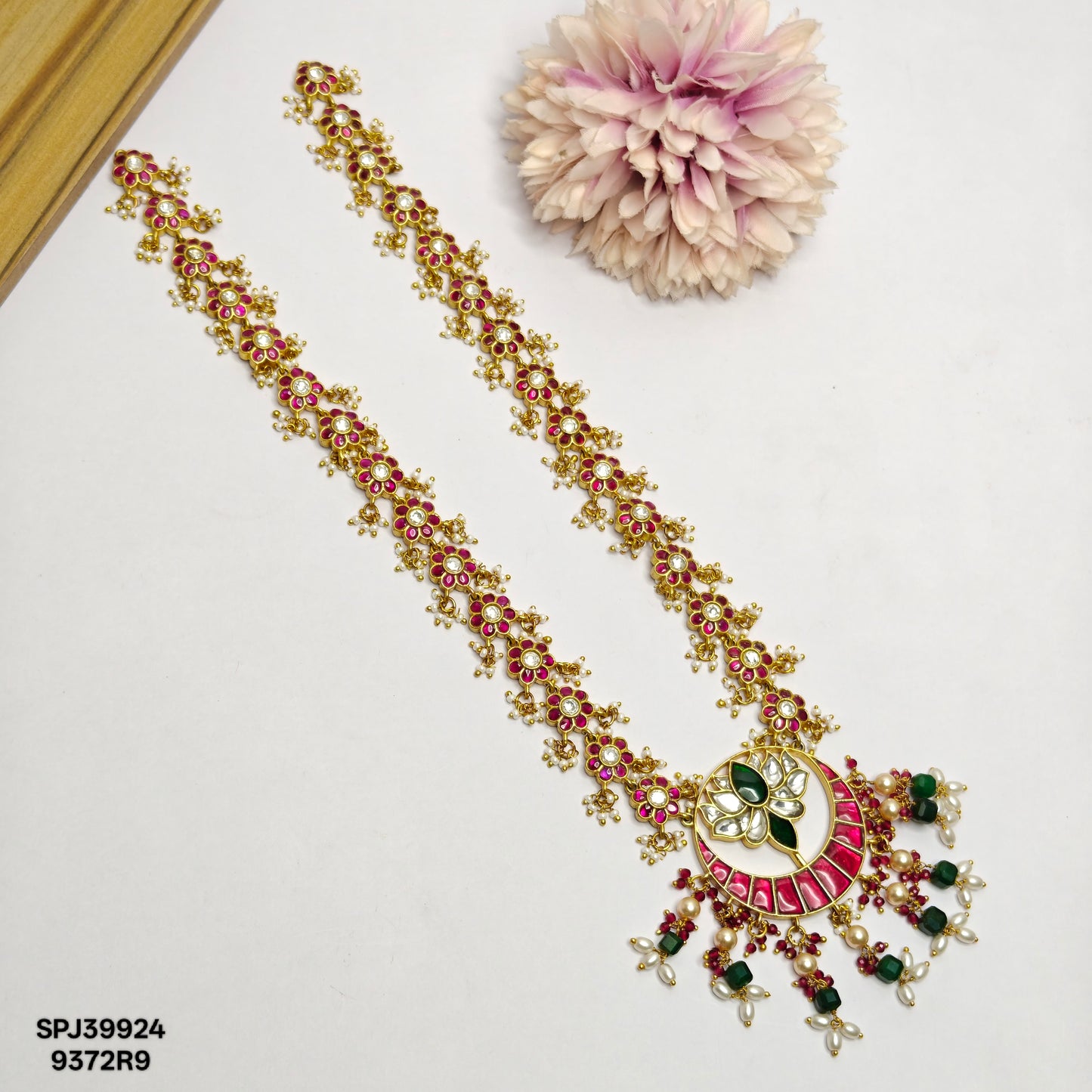 39924 single line jadau kundan Long haaram with guttapusalu