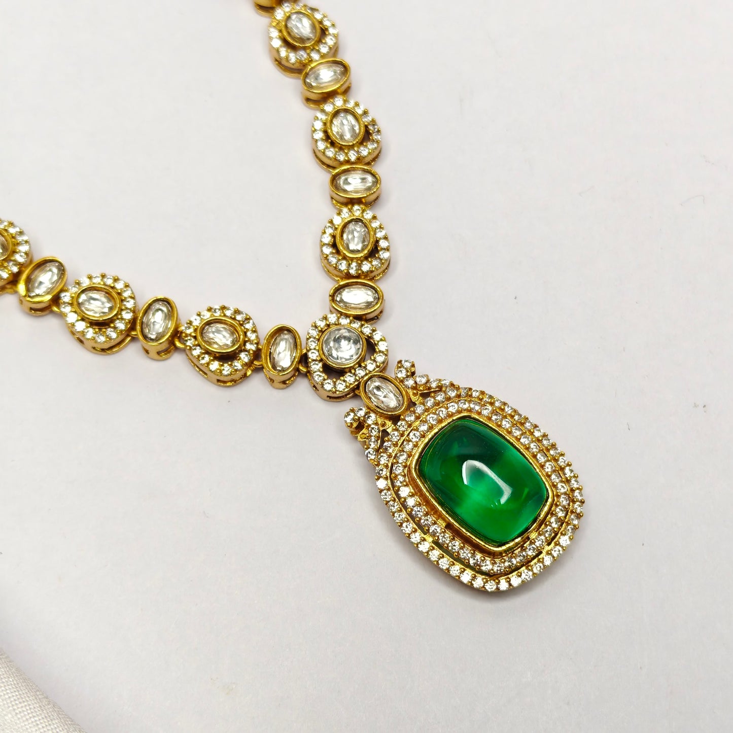 41015  Victorian short necklace with mozzonite  stones