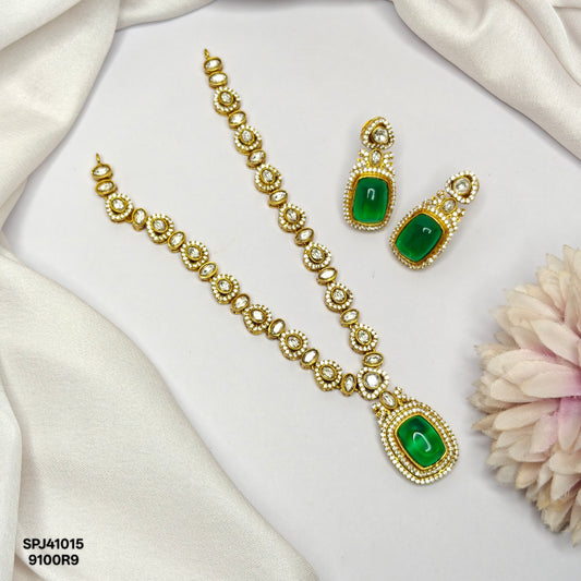 41015  Victorian short necklace with mozzonite  stones