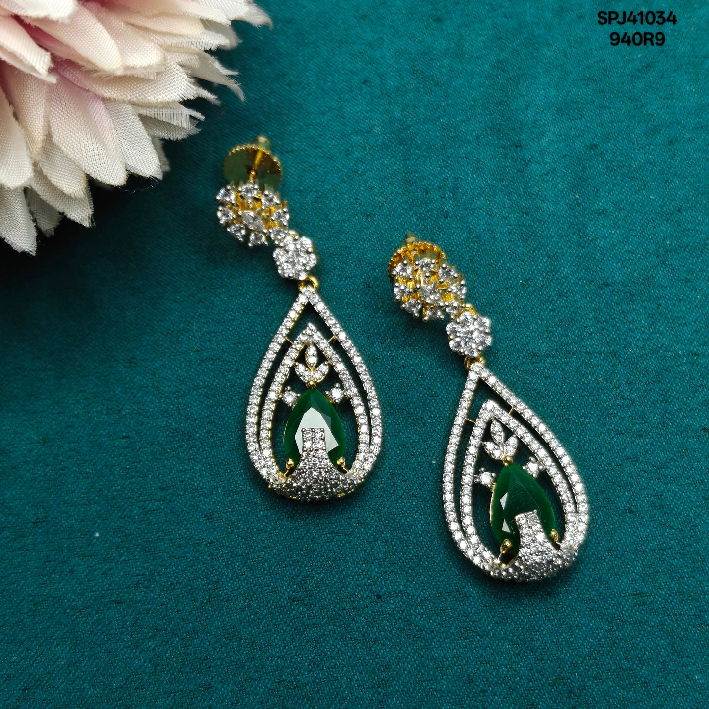 41034 GJ Hangings Green
