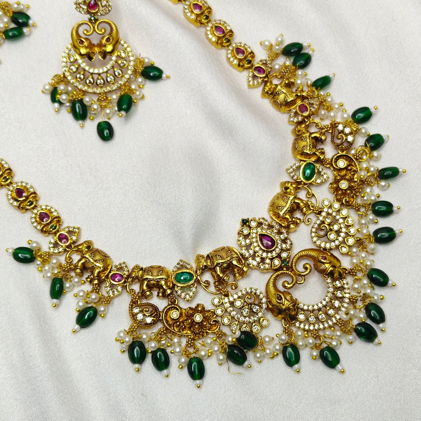 40158 Matte Elephant Necklace Set Long