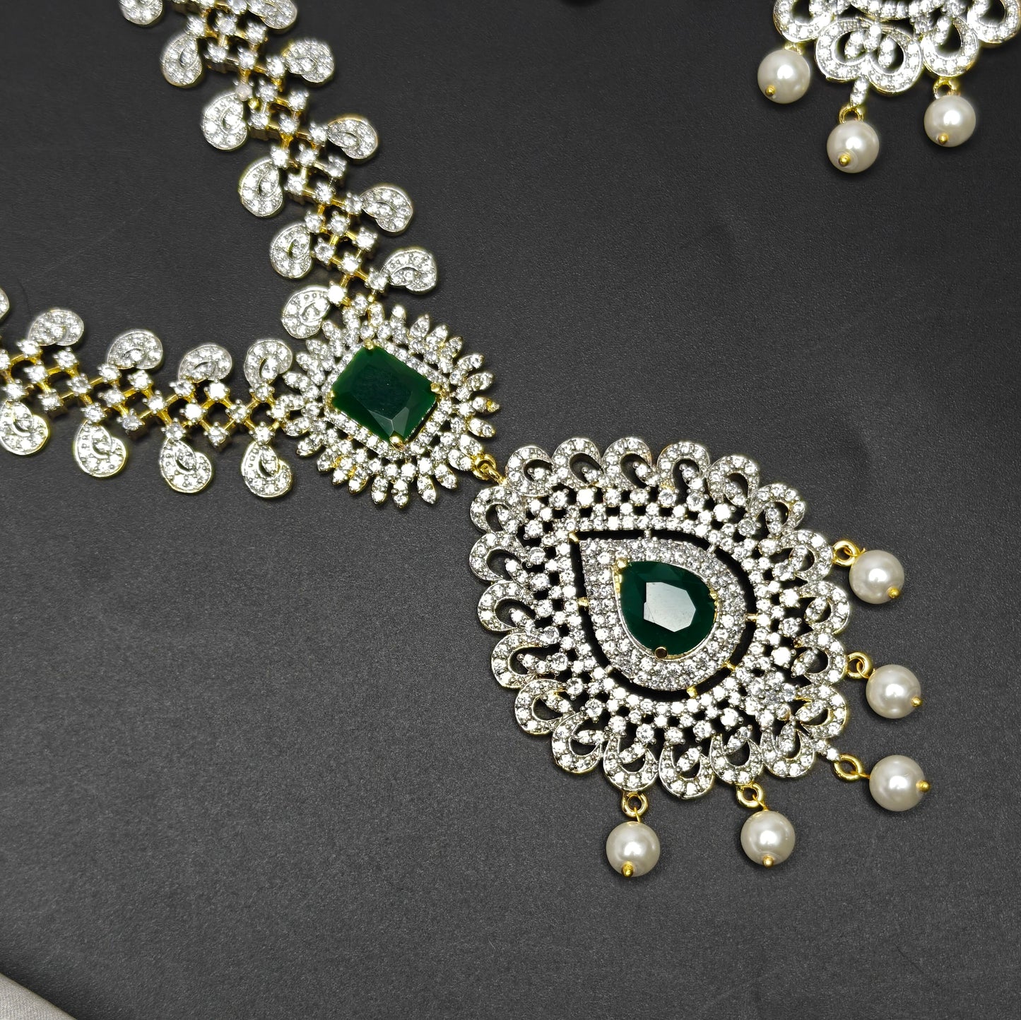 41027 Green CZ Stone GJ Short Necklace Set with Earrings