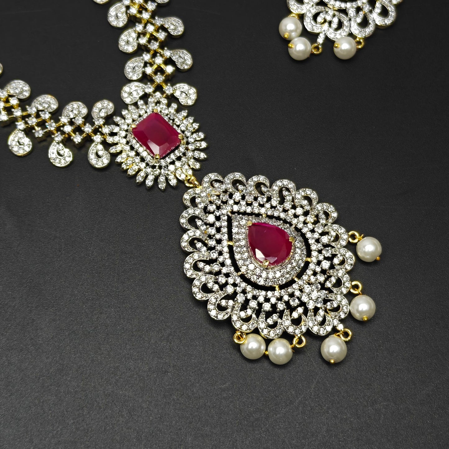 41028 GJ Short Necklace Red