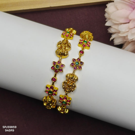 39859 Lakshmi Pota stone bangles with flower pattern