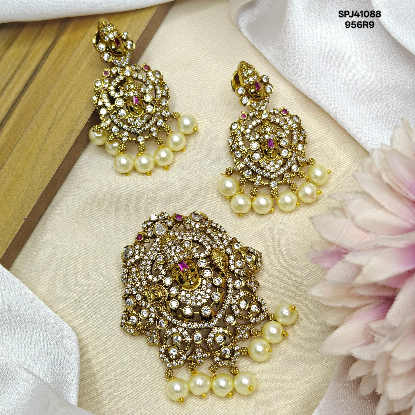 41088 Victorian Balaji Pendant Set Red