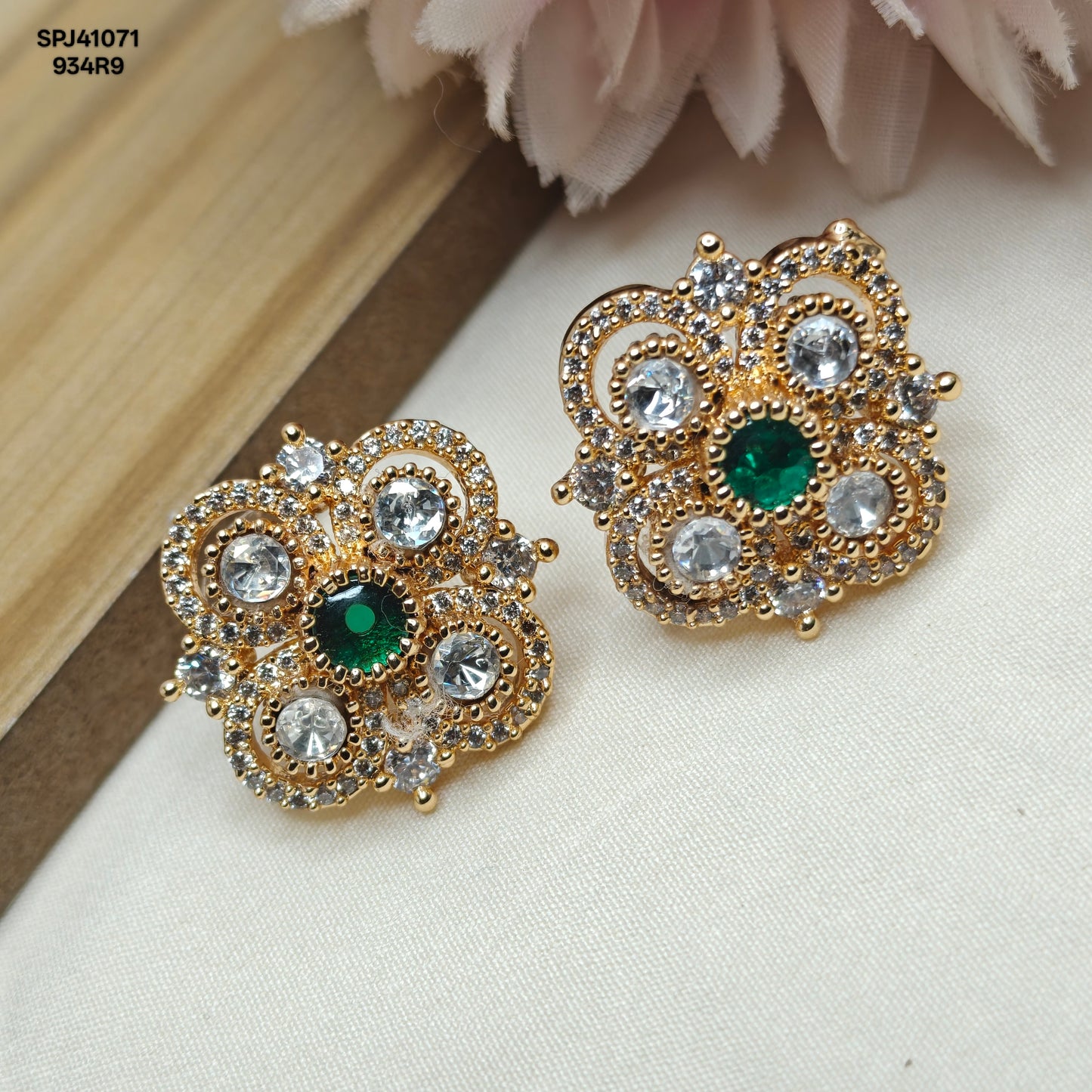 41071 Moissanite Square Studs Green