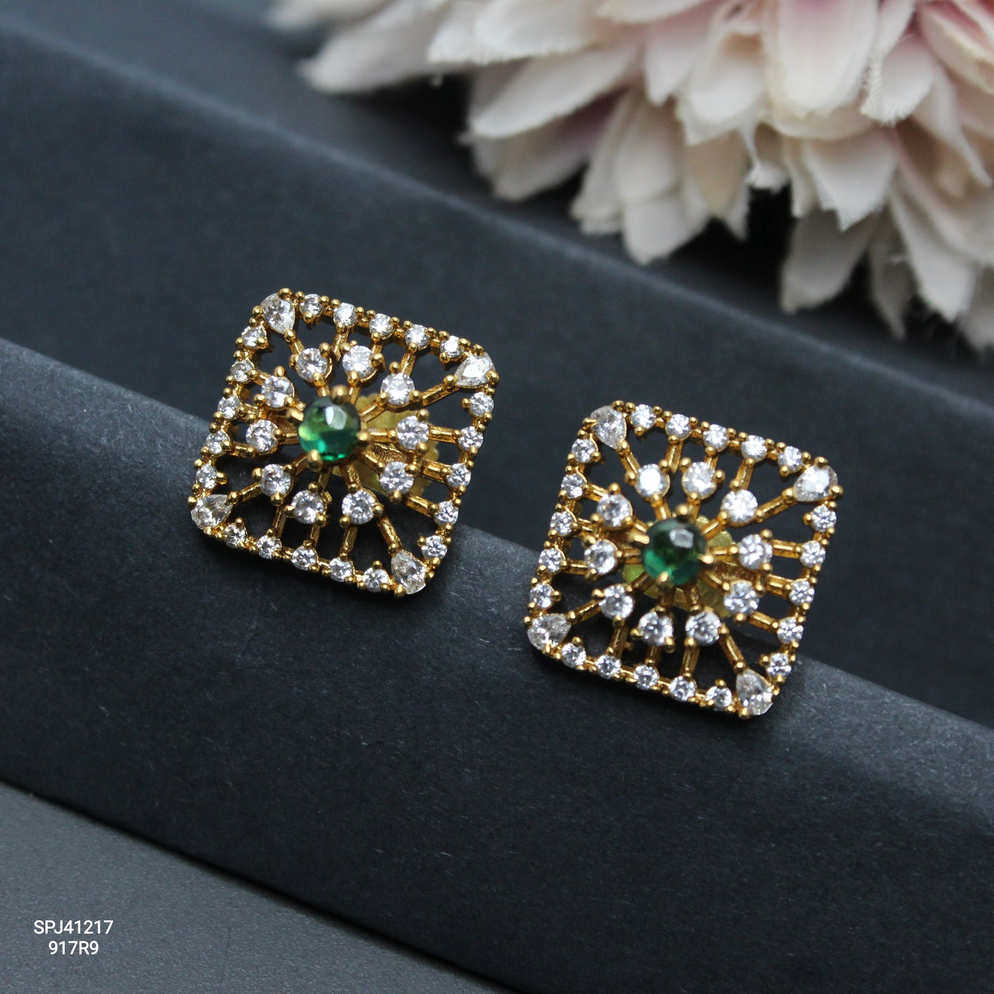 41217 GJ Square Studs Green