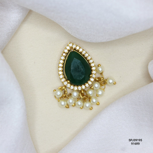 39195 GP Triangle Stone Locket Green