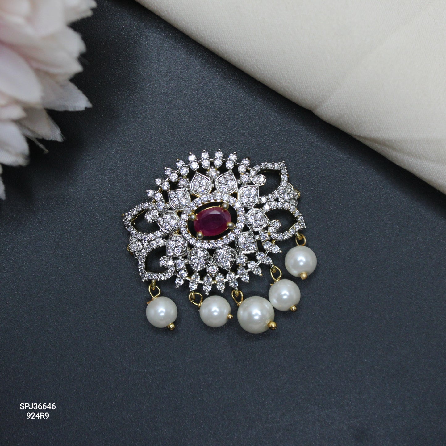 36646 GJ Locket Ruby