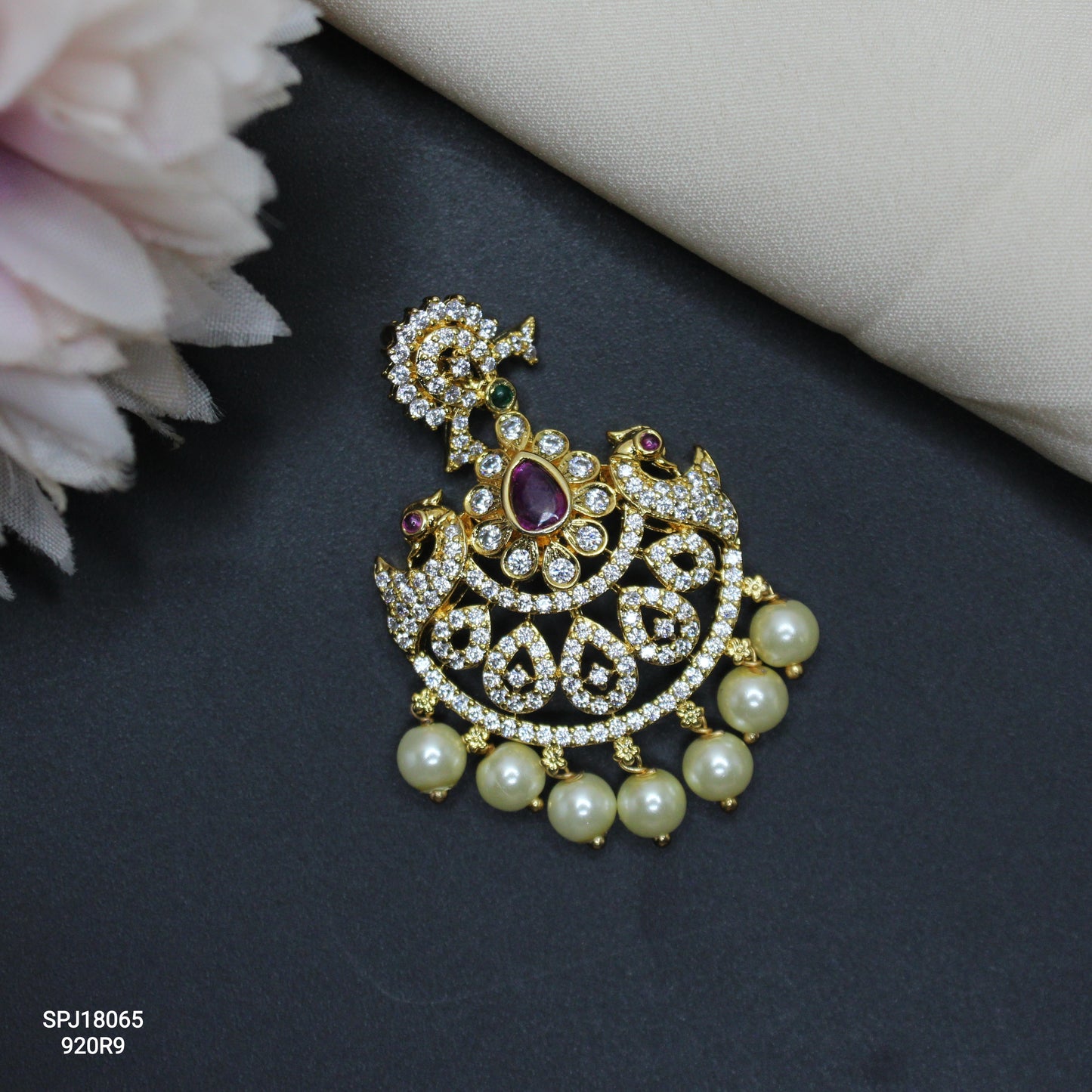 18065 GP Pendant Multi