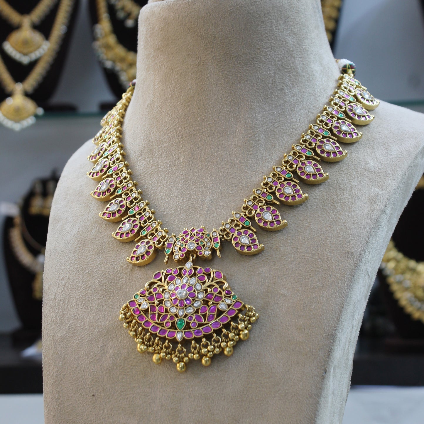 41549 Traditional Mango 2 In 1 Kundan Stone Necklace Set Short