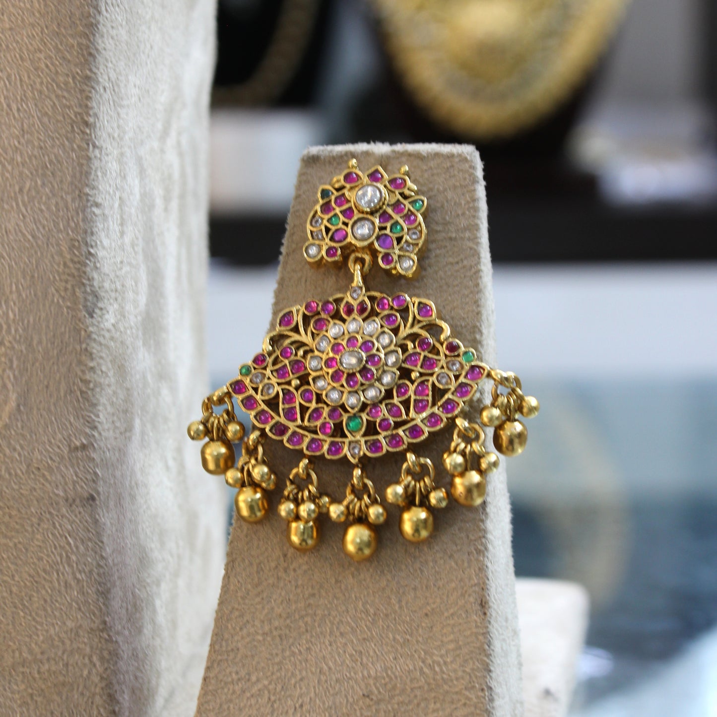 41549 Traditional Mango 2 In 1 Kundan Stone Necklace Set Short