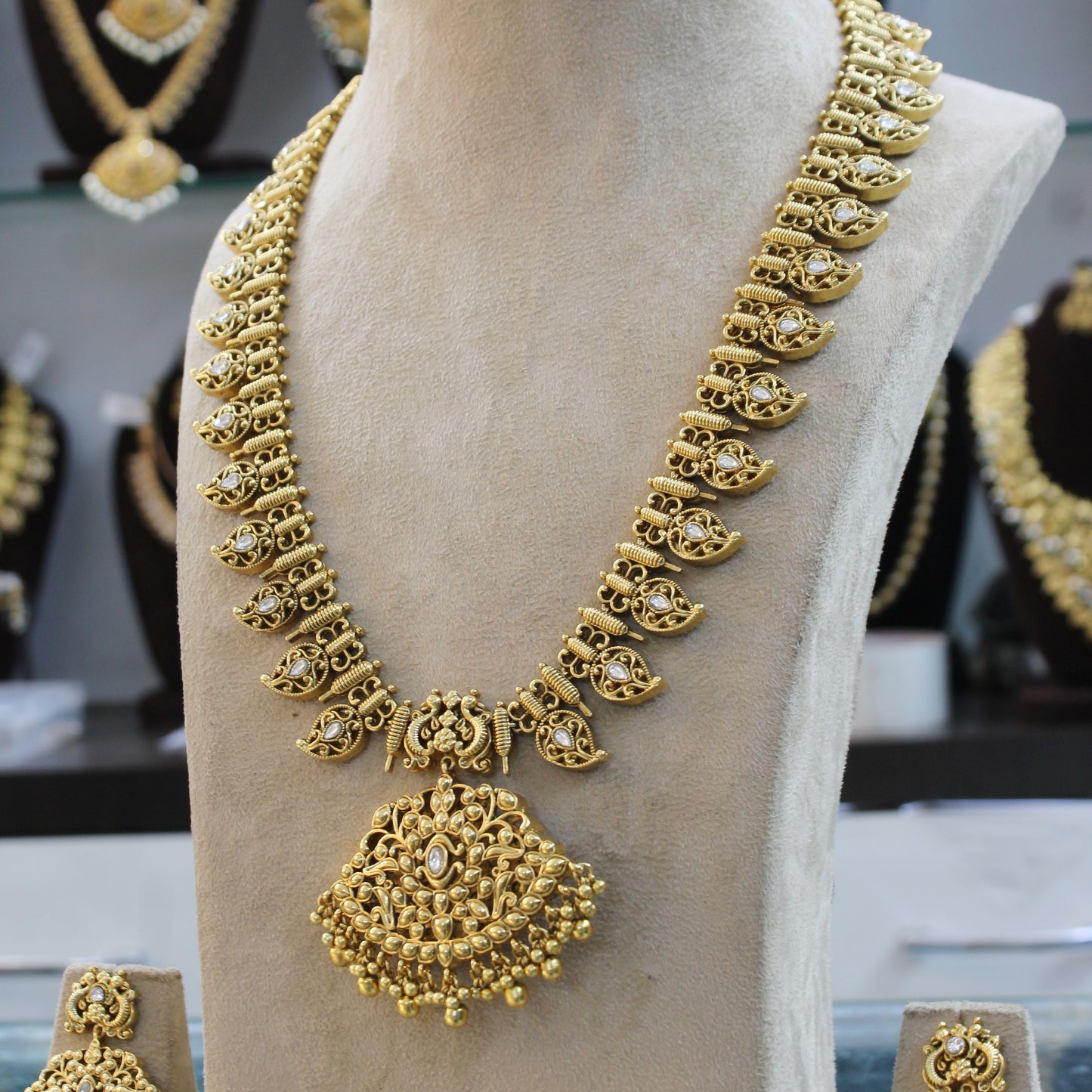 41548 Traditional Mango 2 In 1 Kundan Stone Necklace Set Long