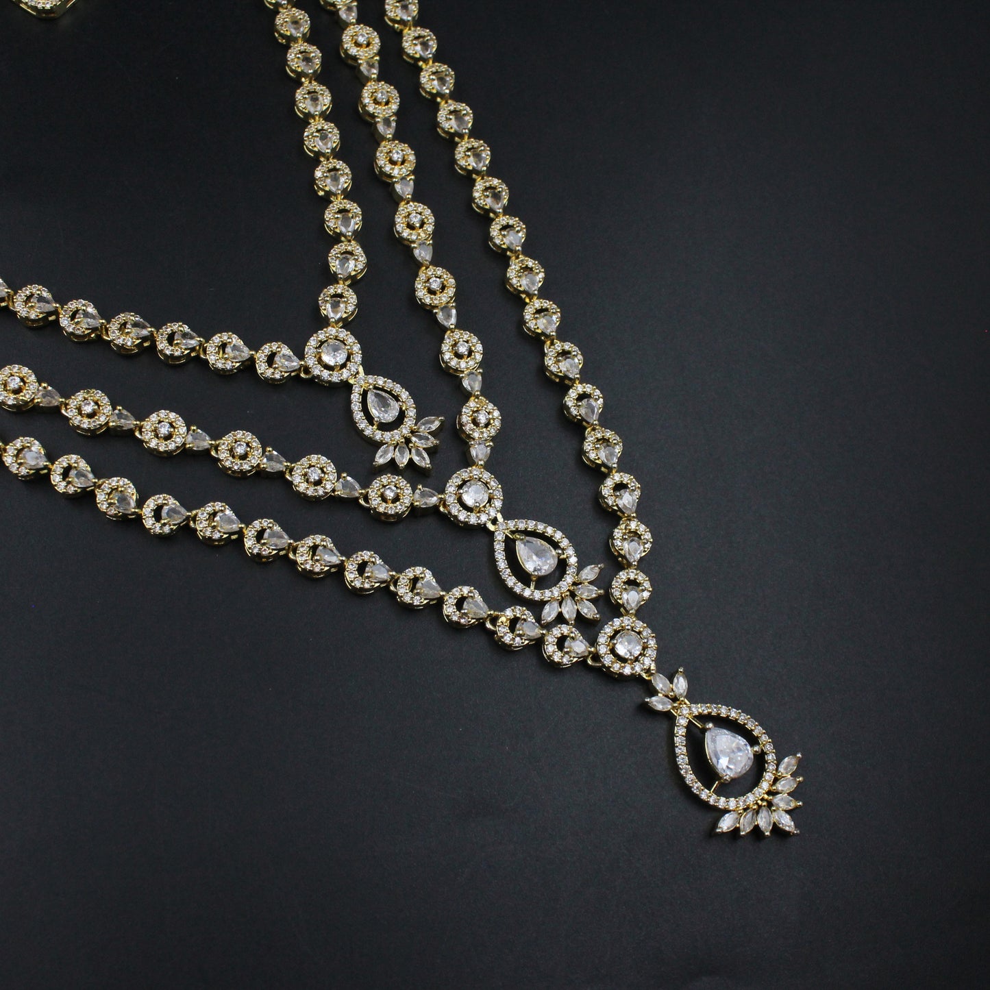 27327 GP 3 Lines Necklace Set White