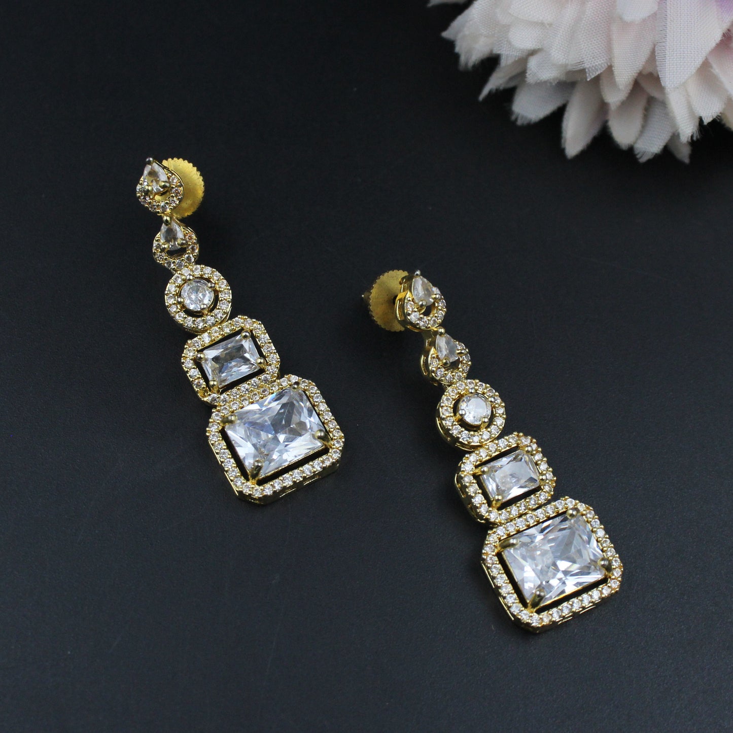 27327 GP 3 Lines Necklace Set White