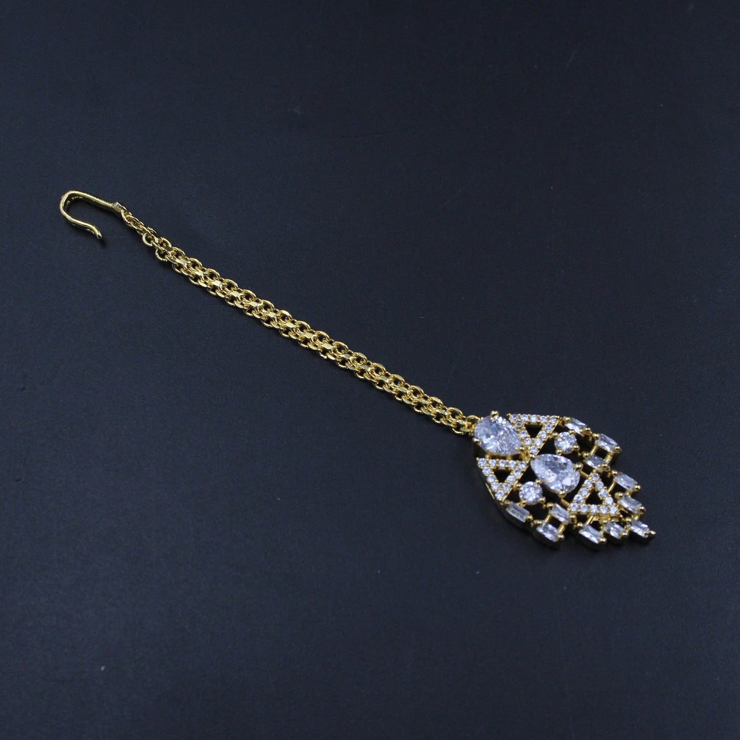 9141 GP Uncut Full White Short Necklace