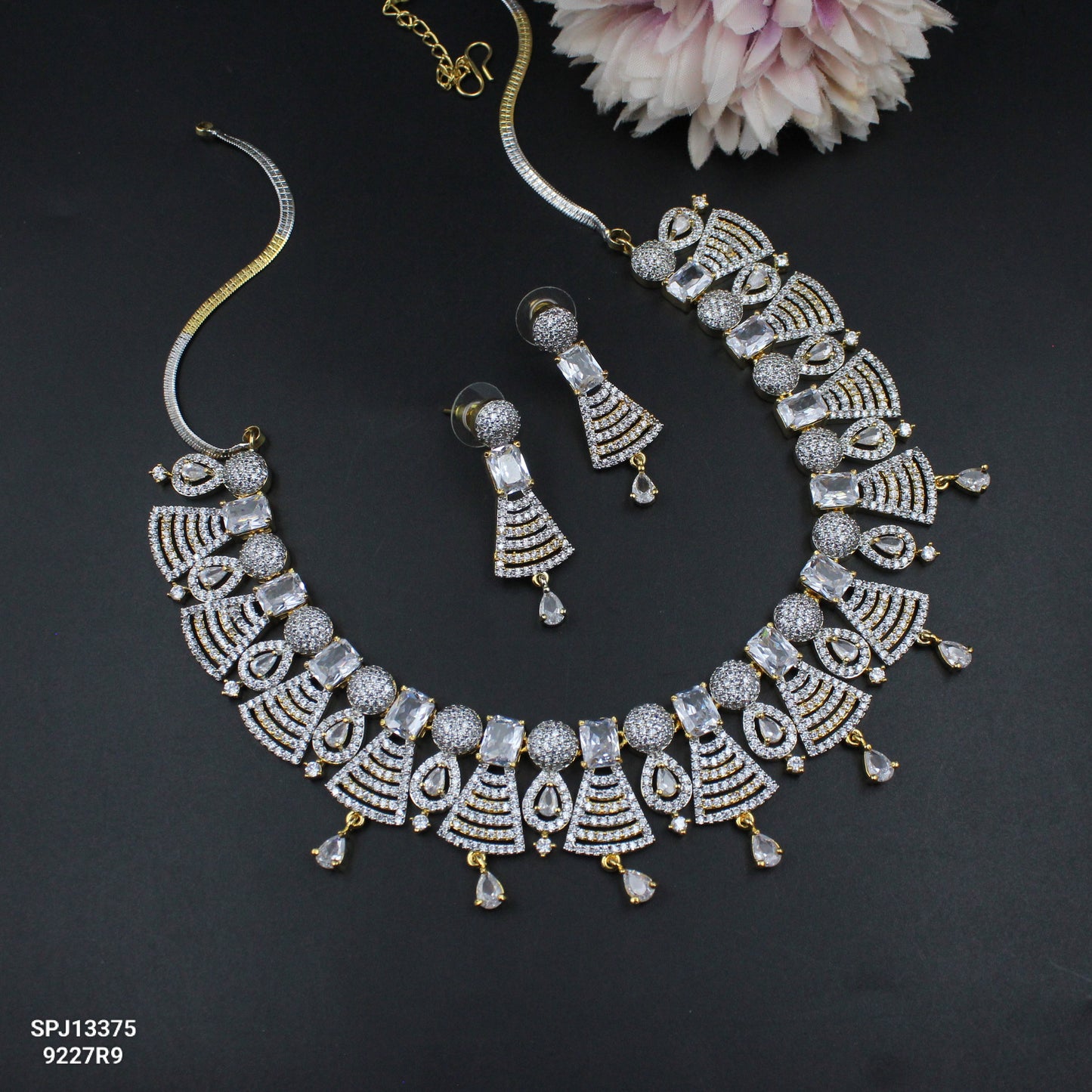 13375 GJ Fancy Necklace Set White