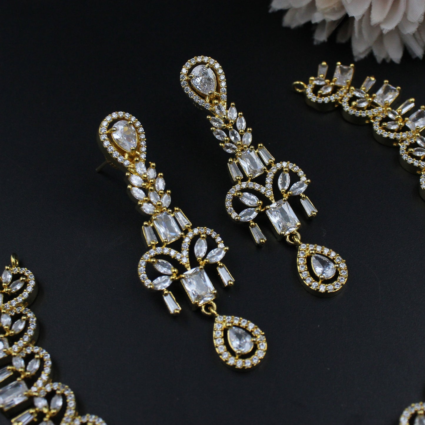 19681 GP Necklace Short White