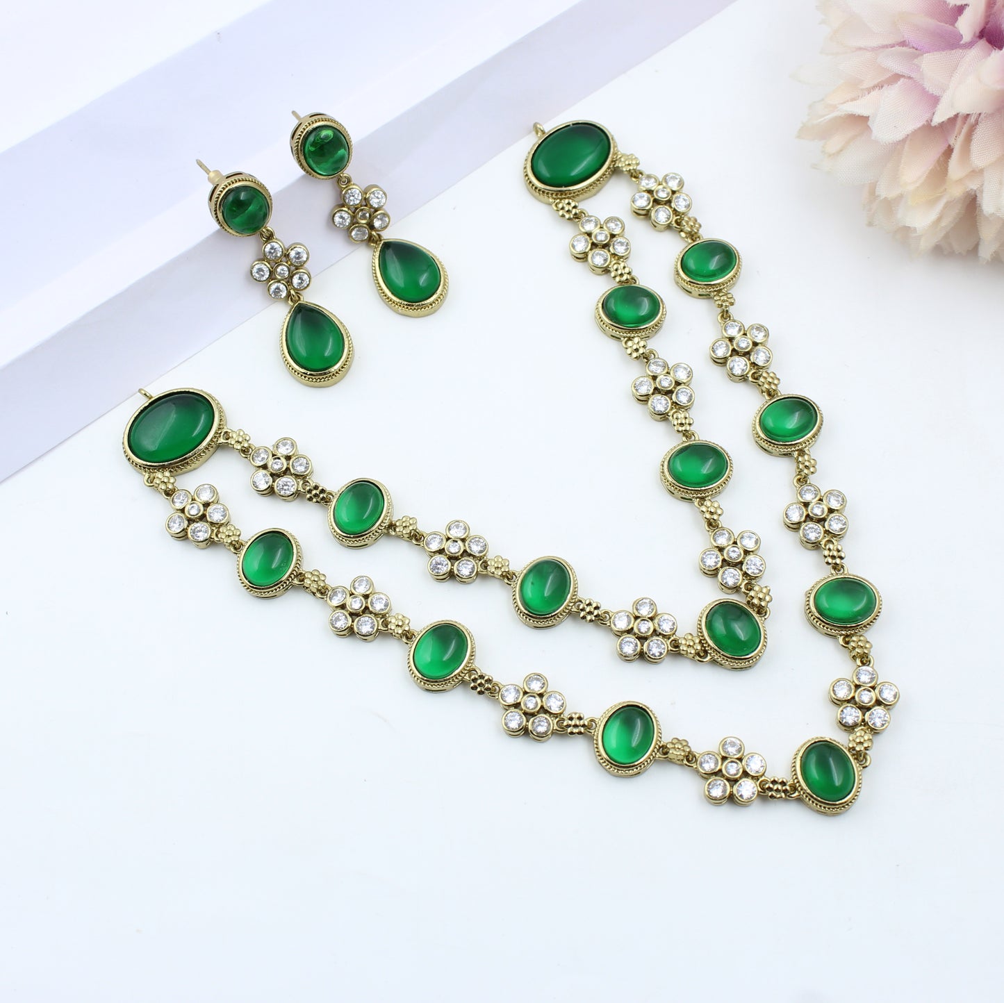 41415 Green Victorian Short Necklace