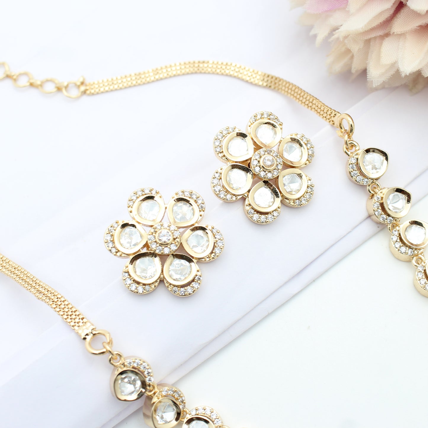 41524 GP White Stone Necklace