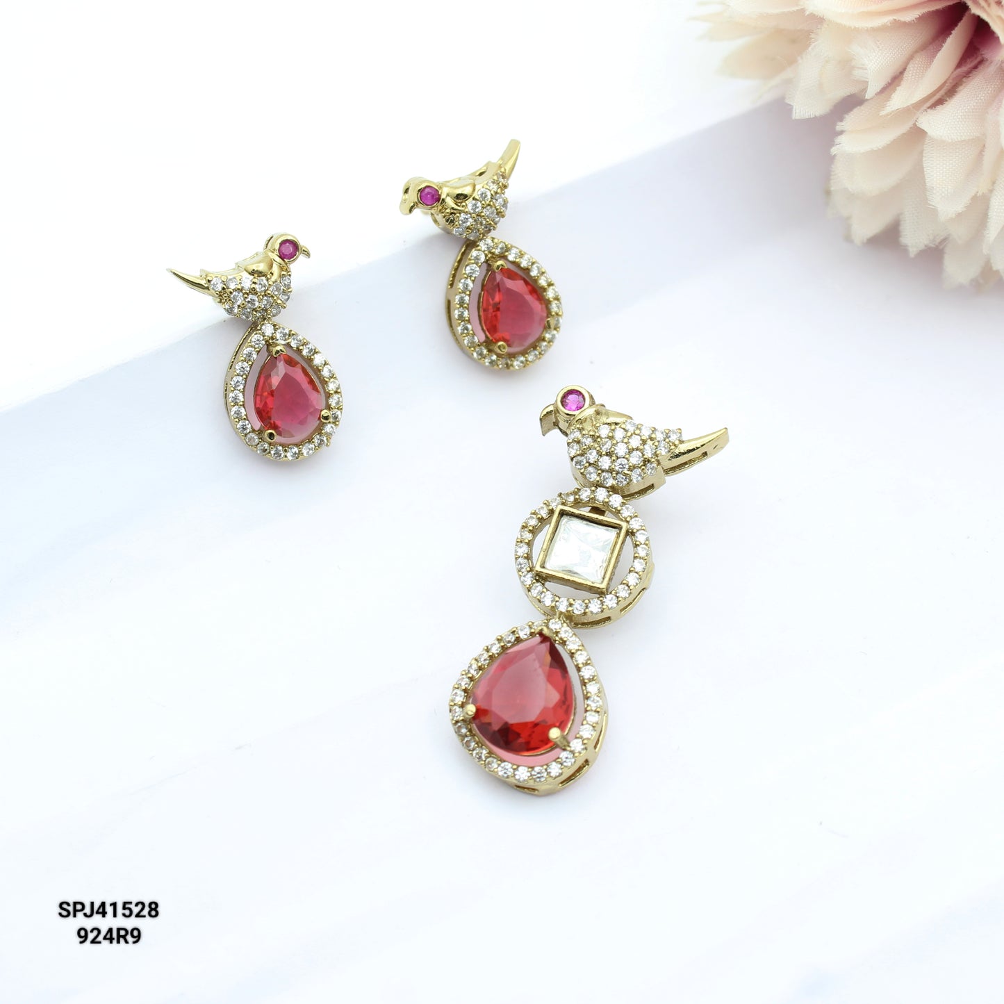 41528 Victorian Parrot Red Pendent Set