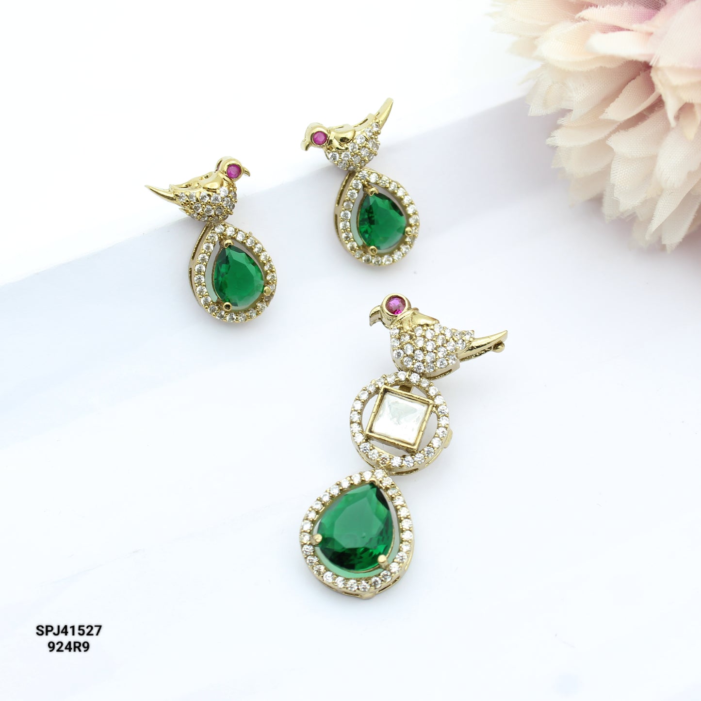42298 Victorian Parrot Green Pendant Set
